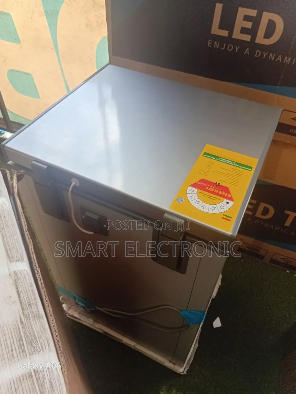 Pearl 98l Energy-Saving Chest Freezer – Compact Powerful