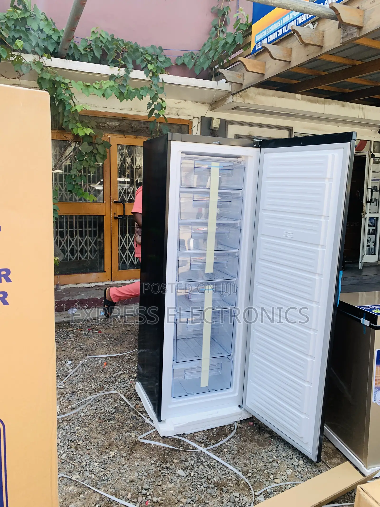 Durable Materials Upright Freezer Single Door Puf-370