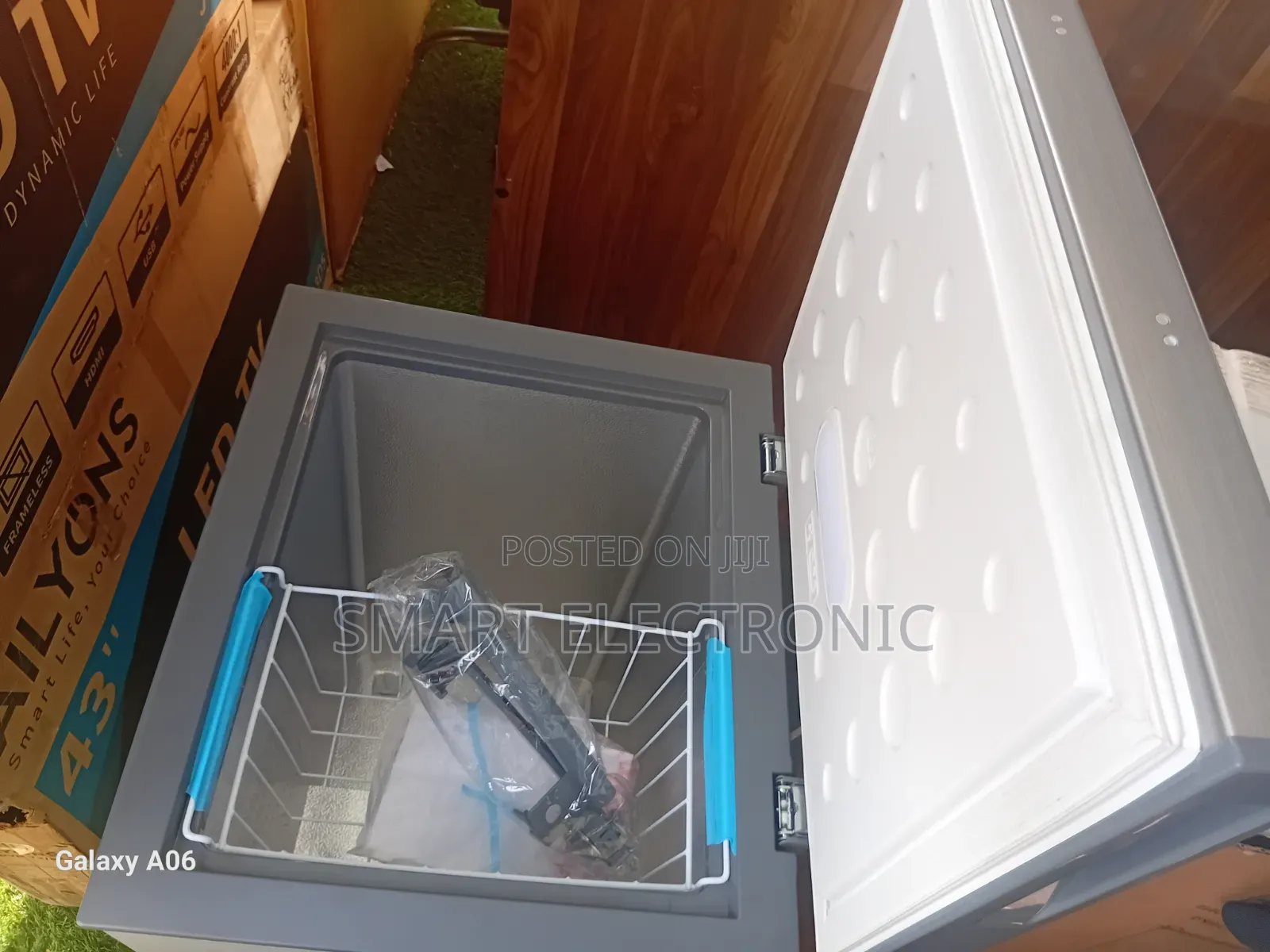 Compact Pearl 98l Chest Freezer – Strong Performance