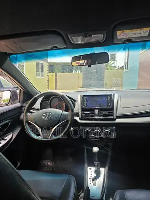 Toyota Yaris L Hatchback 5dr 2015 White
