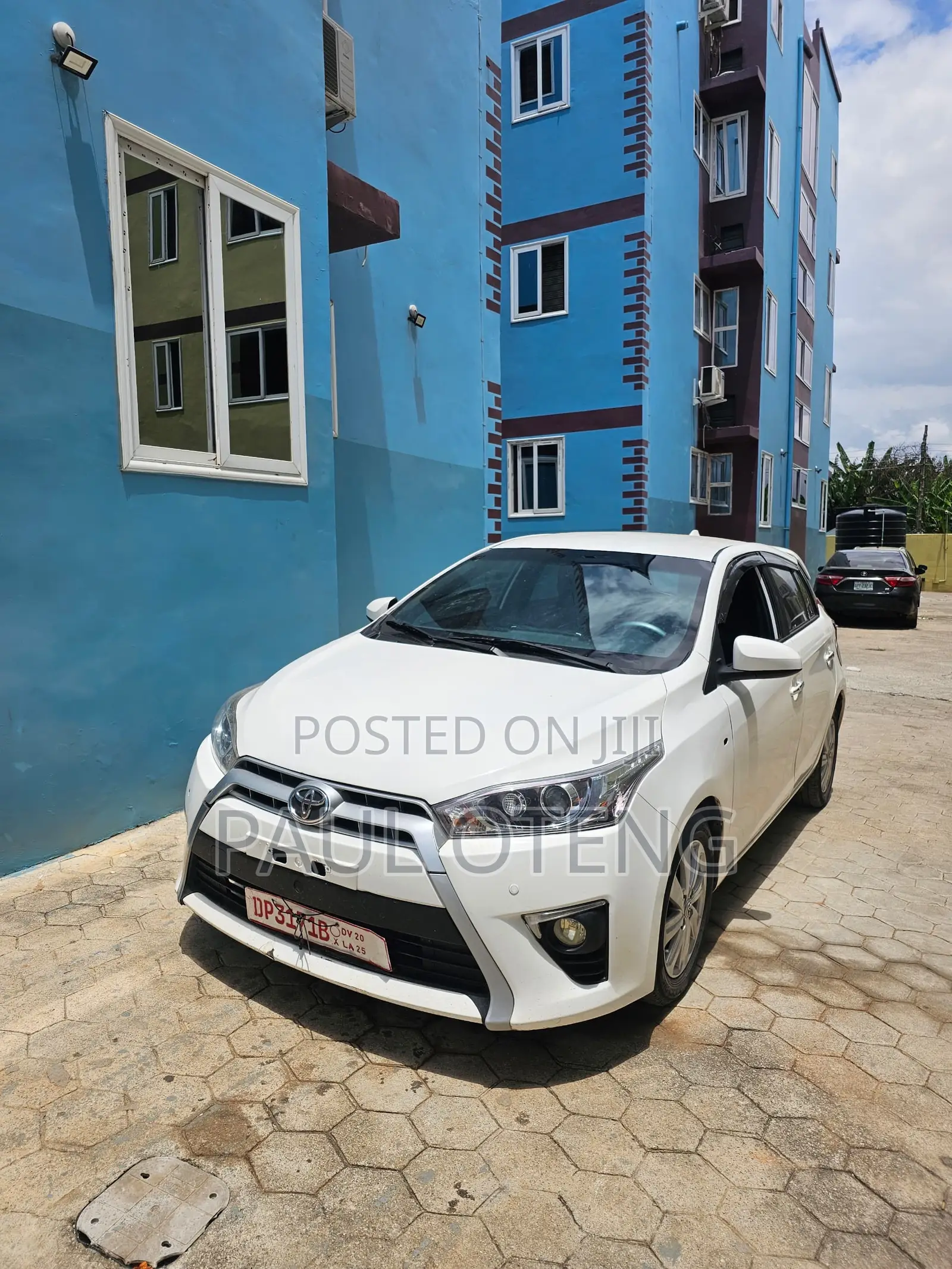 Toyota Yaris L Hatchback 5dr 2015 White