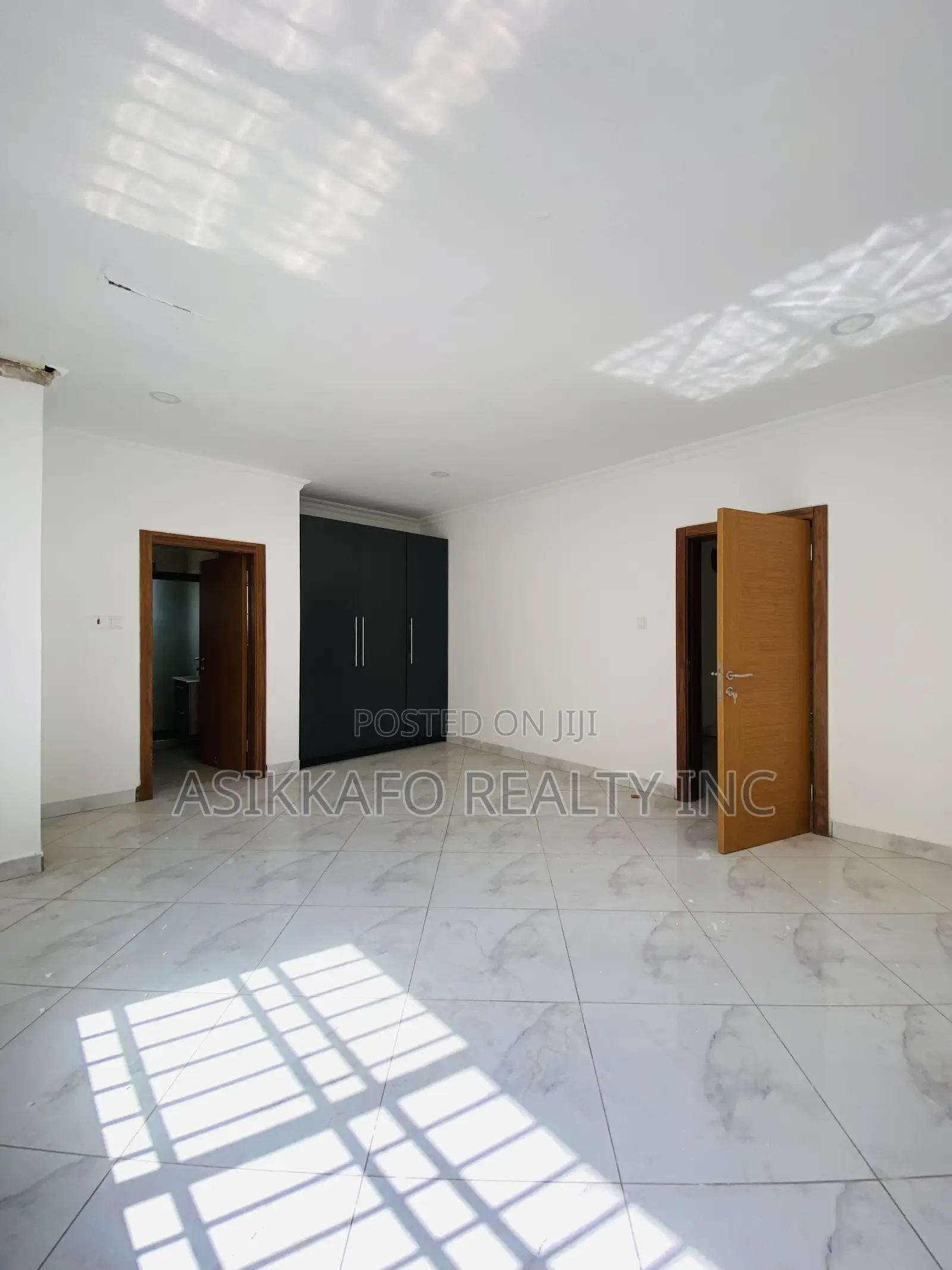 3bdrm Townhouse/Terrace in Beach Road, Sakumono for sale