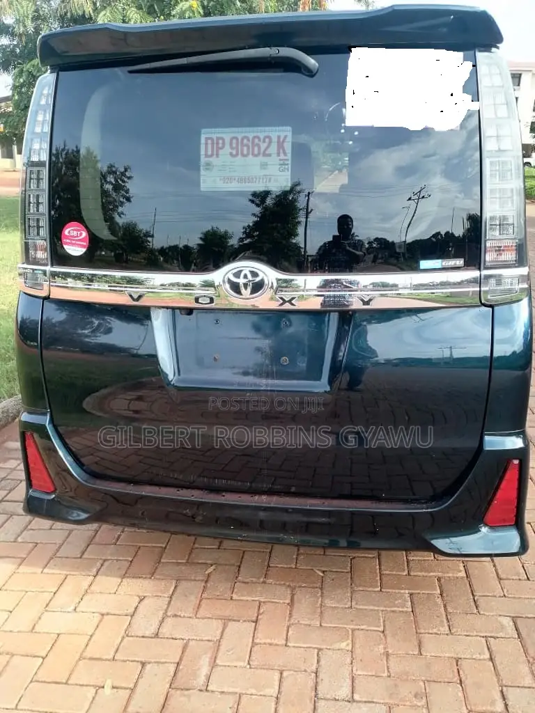 Toyota Voxy SV Premium 2014 Black