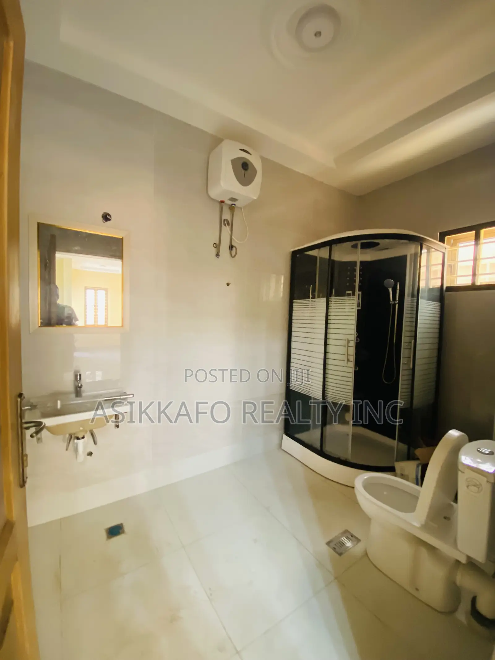 5bdrm House in Volta Estate, Spintex for rent