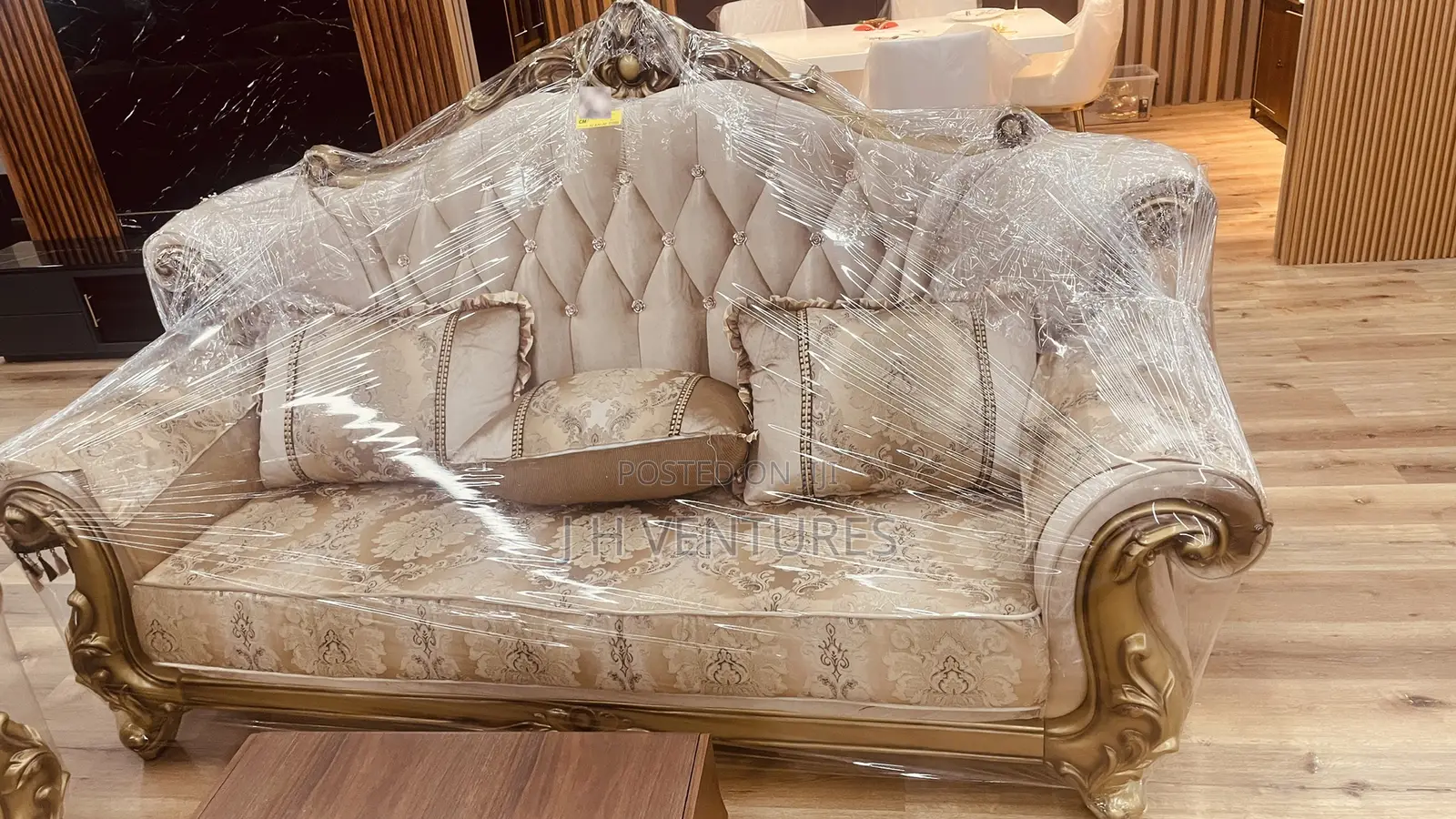 Royal Sofa ( 3+2+1+1)