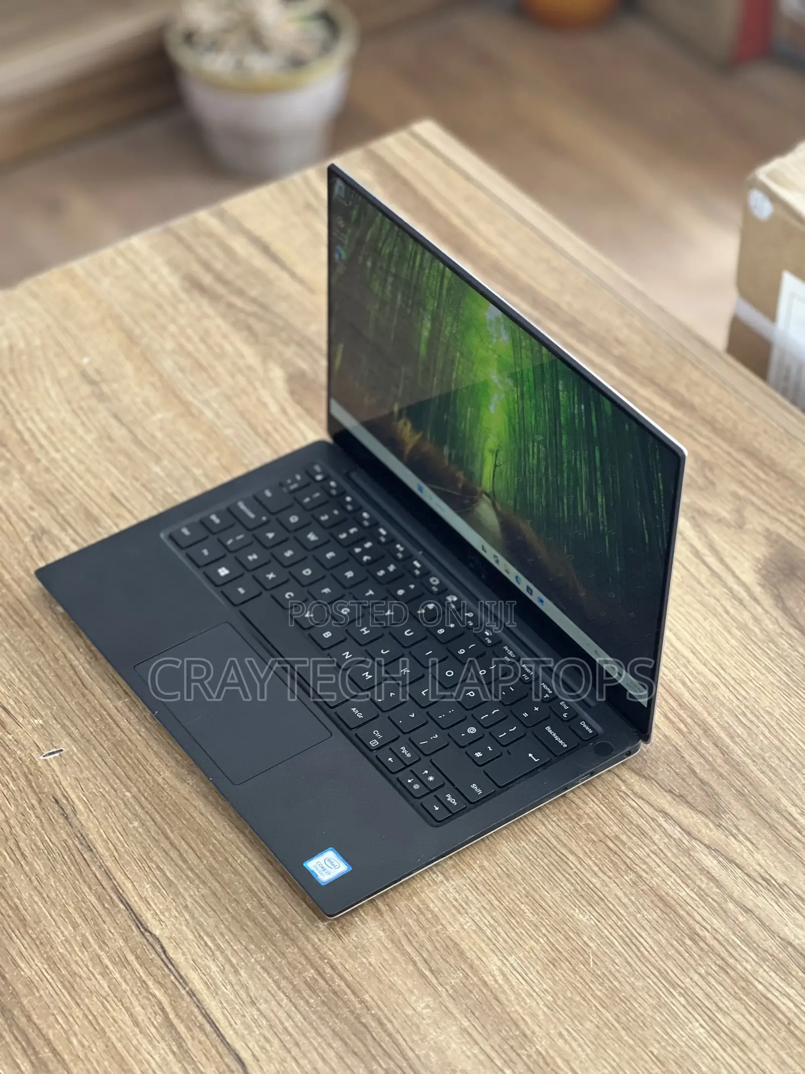 New Laptop Dell XPS 13 8GB Intel Core i7 SSD 256GB