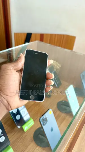 Apple iPhone SE (2020) 64 GB Gray