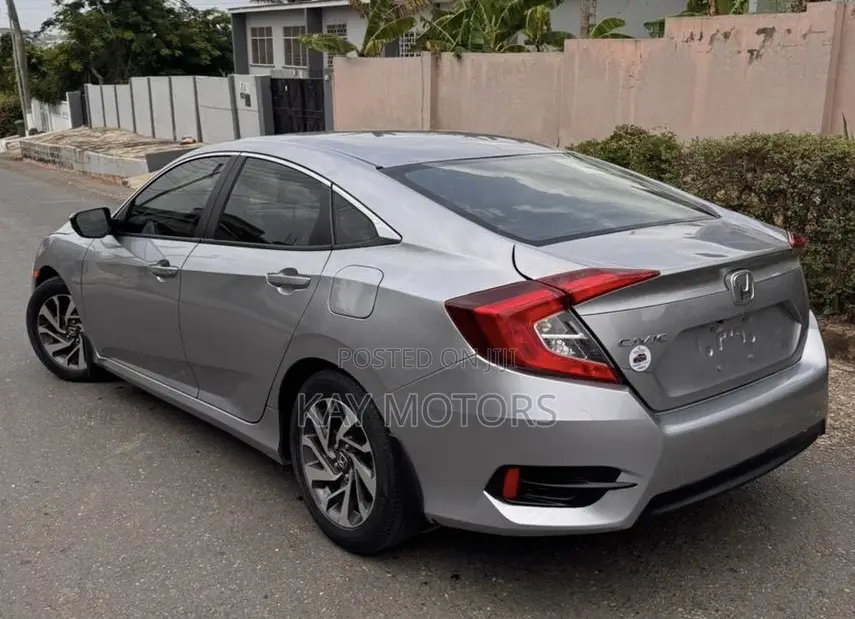 Honda Civic LX 4dr Sedan (2.0L 4cyl) 2017 Gray