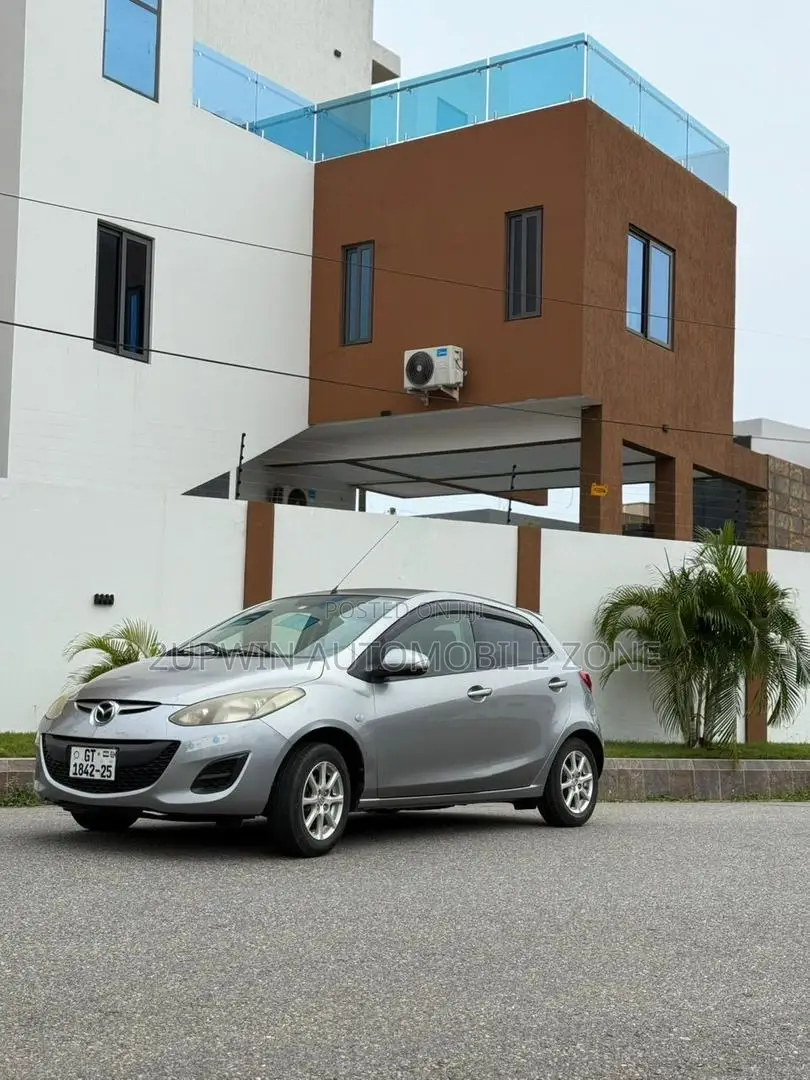 Mazda Demio 2012 Silver