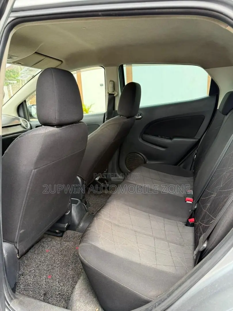 Mazda Demio 2012 Silver