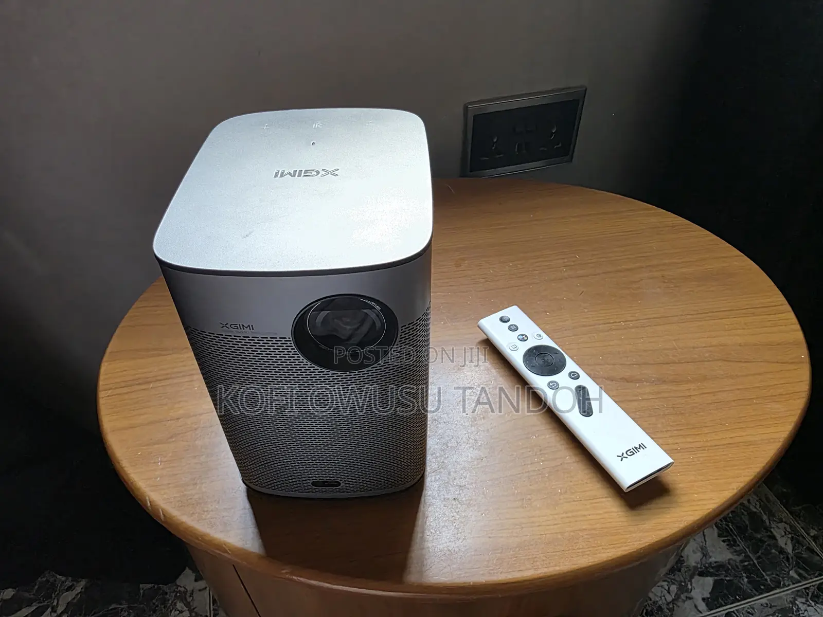Xgimi Halo Projector + Abis 120" Electric Motorised Projector Screen