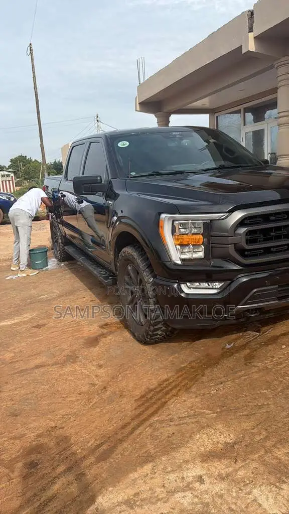 Ford F-150 XLT 2023 Black