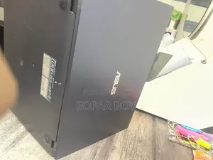 Laptop Asus ASUSPRO P2440UQ 4GB Intel Pentium SSHD+SSD 60GB