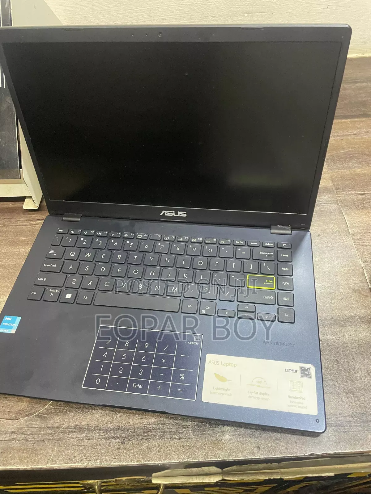 Laptop Asus ASUSPRO P2440UQ 4GB Intel Pentium SSHD+SSD 60GB