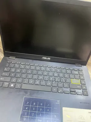 Laptop Asus ASUSPRO P2440UQ 4GB Intel Pentium SSHD+SSD 60GB