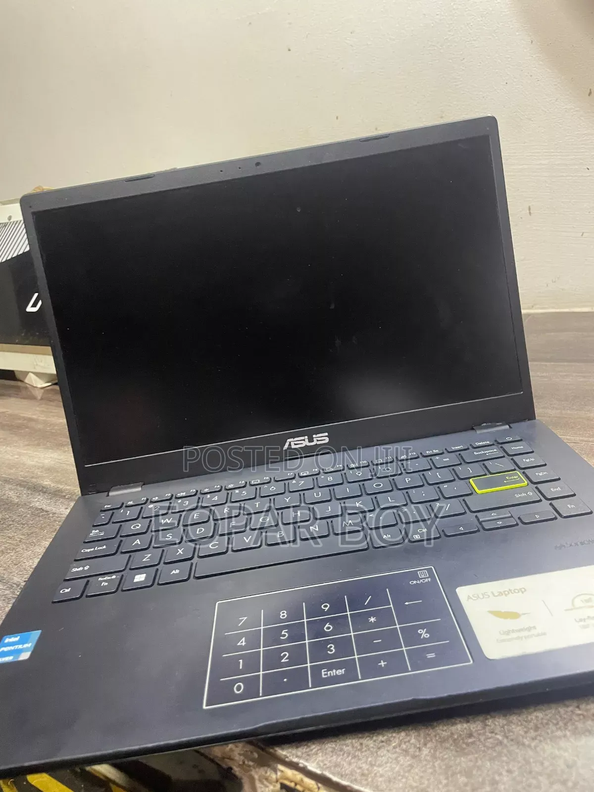 Laptop Asus ASUSPRO P2440UQ 4GB Intel Pentium SSHD+SSD 60GB