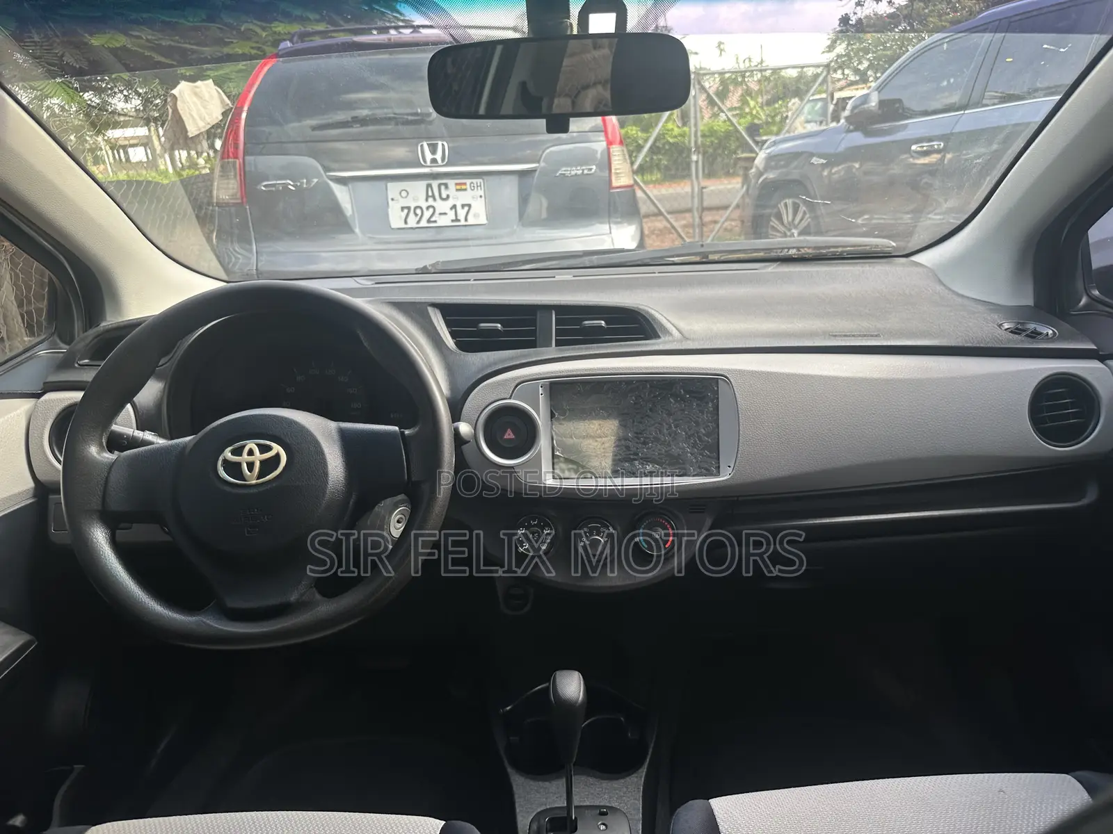 Toyota Vitz 1.3 FWD 5dr 2012 Green