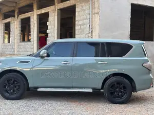 Nissan Patrol 5.6 2011 Gray