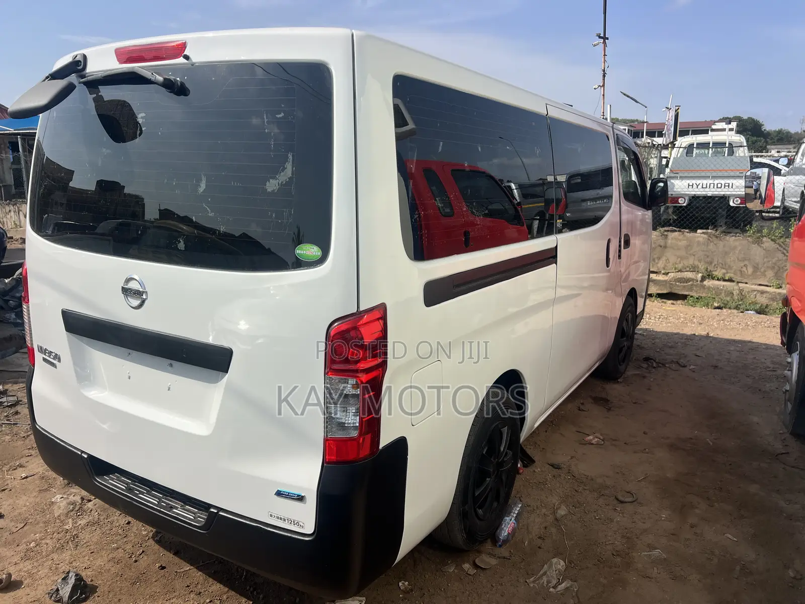 Nissan Caravan (Urvan) 2015 White