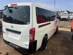 Nissan Caravan (Urvan) 2015 White