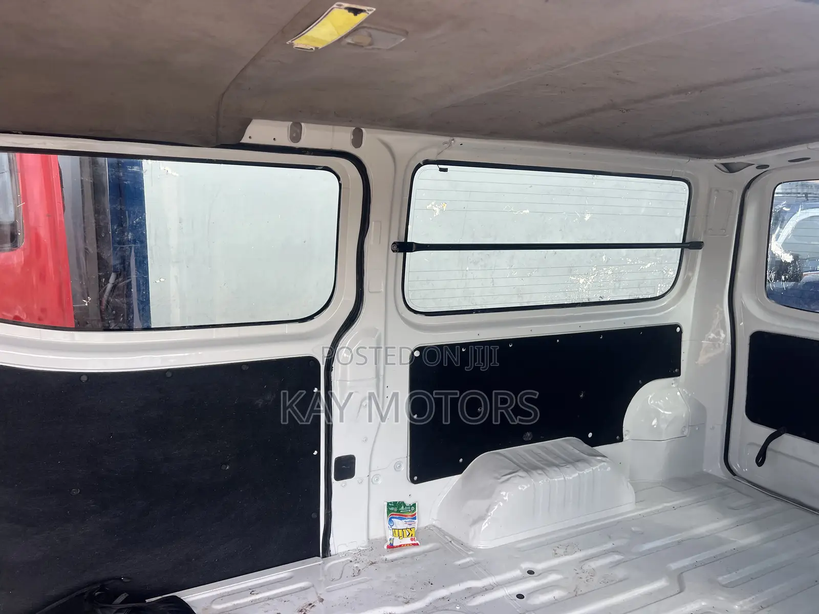 Nissan Caravan (Urvan) 2015 White