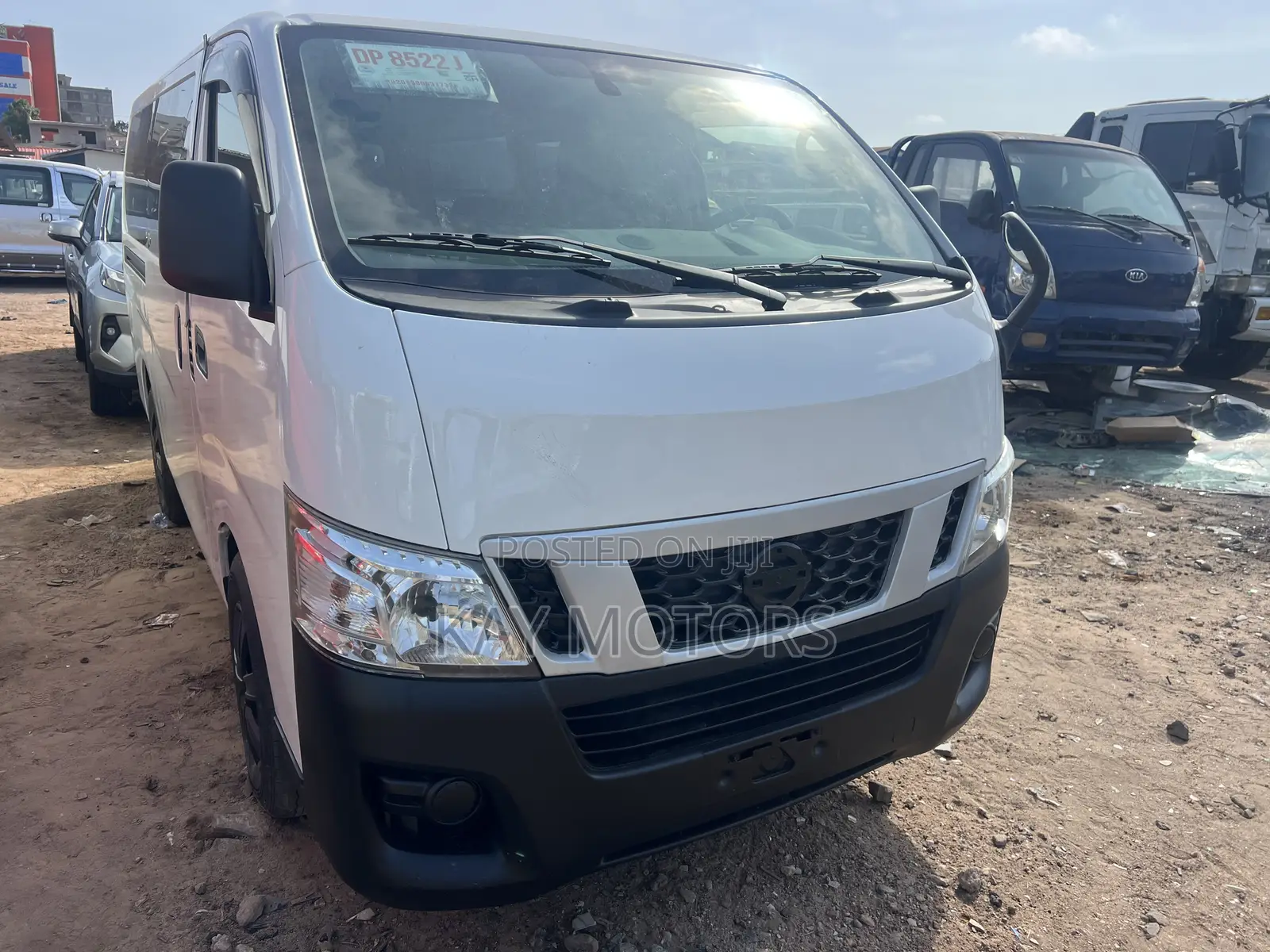 Nissan Caravan (Urvan) 2015 White