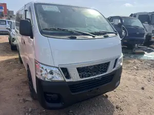 Nissan Caravan (Urvan) 2015 White