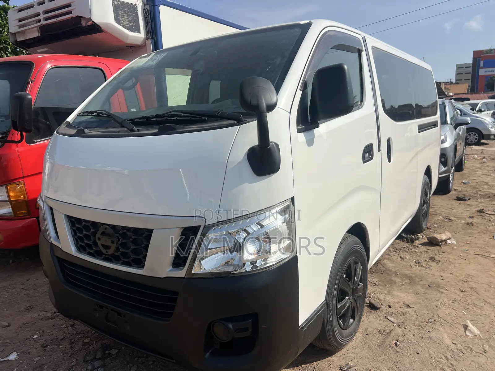 Nissan Caravan (Urvan) 2015 White