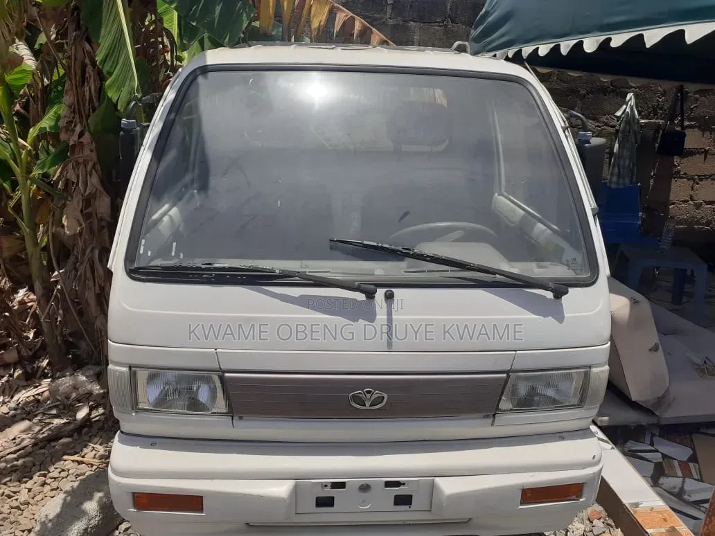 Daihatsu Lobo 2004