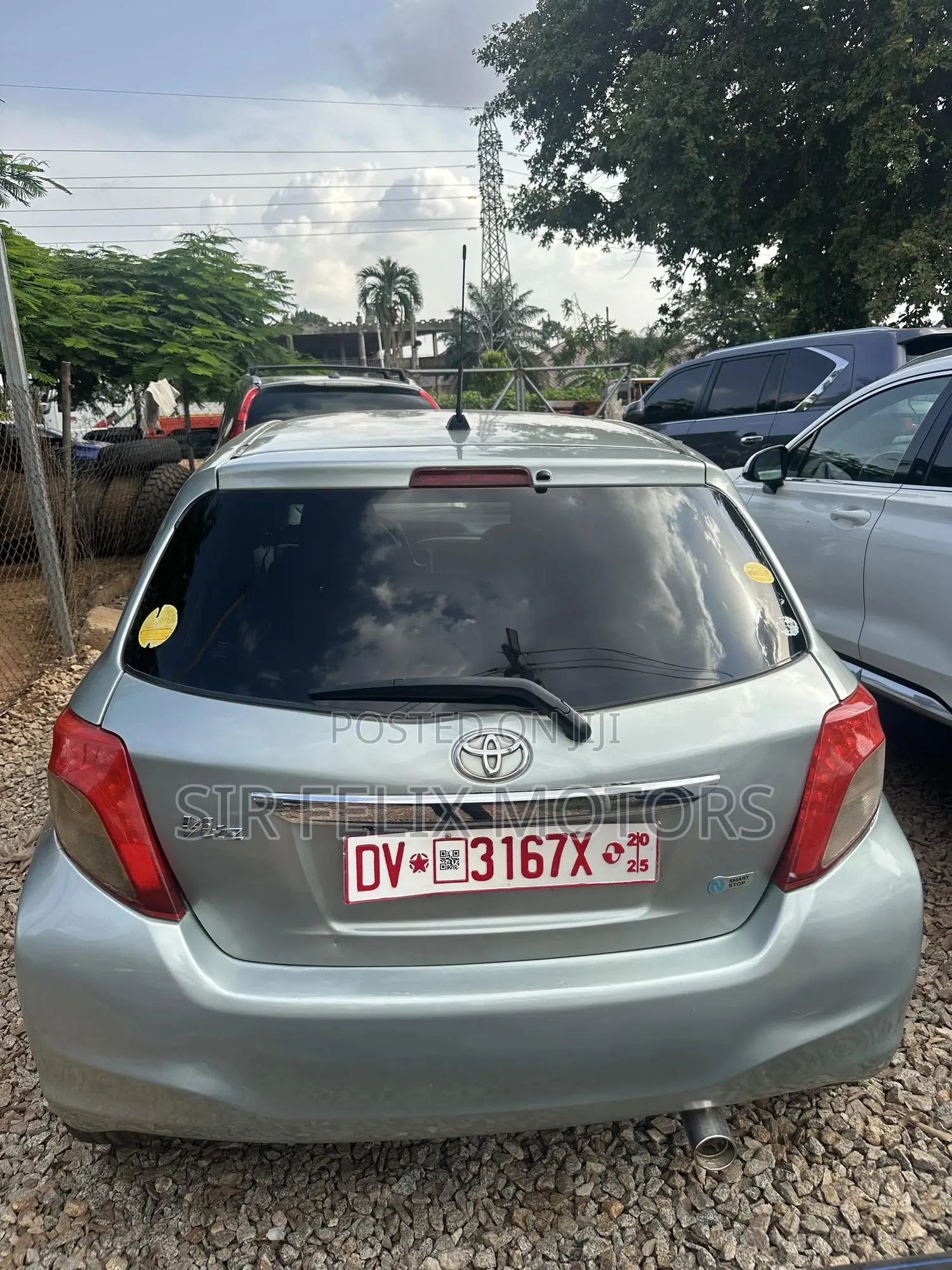 Toyota Vitz 1.3 FWD 5dr 2012 Green
