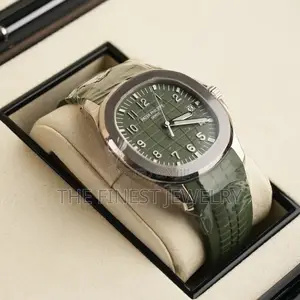 Patek Philippe Aquanaut Jumbo With a Khaki Green Dial and Strap