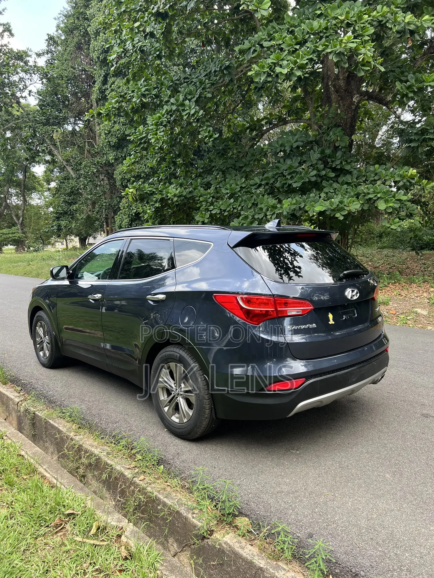 Hyundai Santa Fe SE FWD 2016 Blue