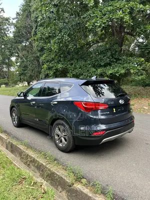 Hyundai Santa Fe SE FWD 2016 Blue