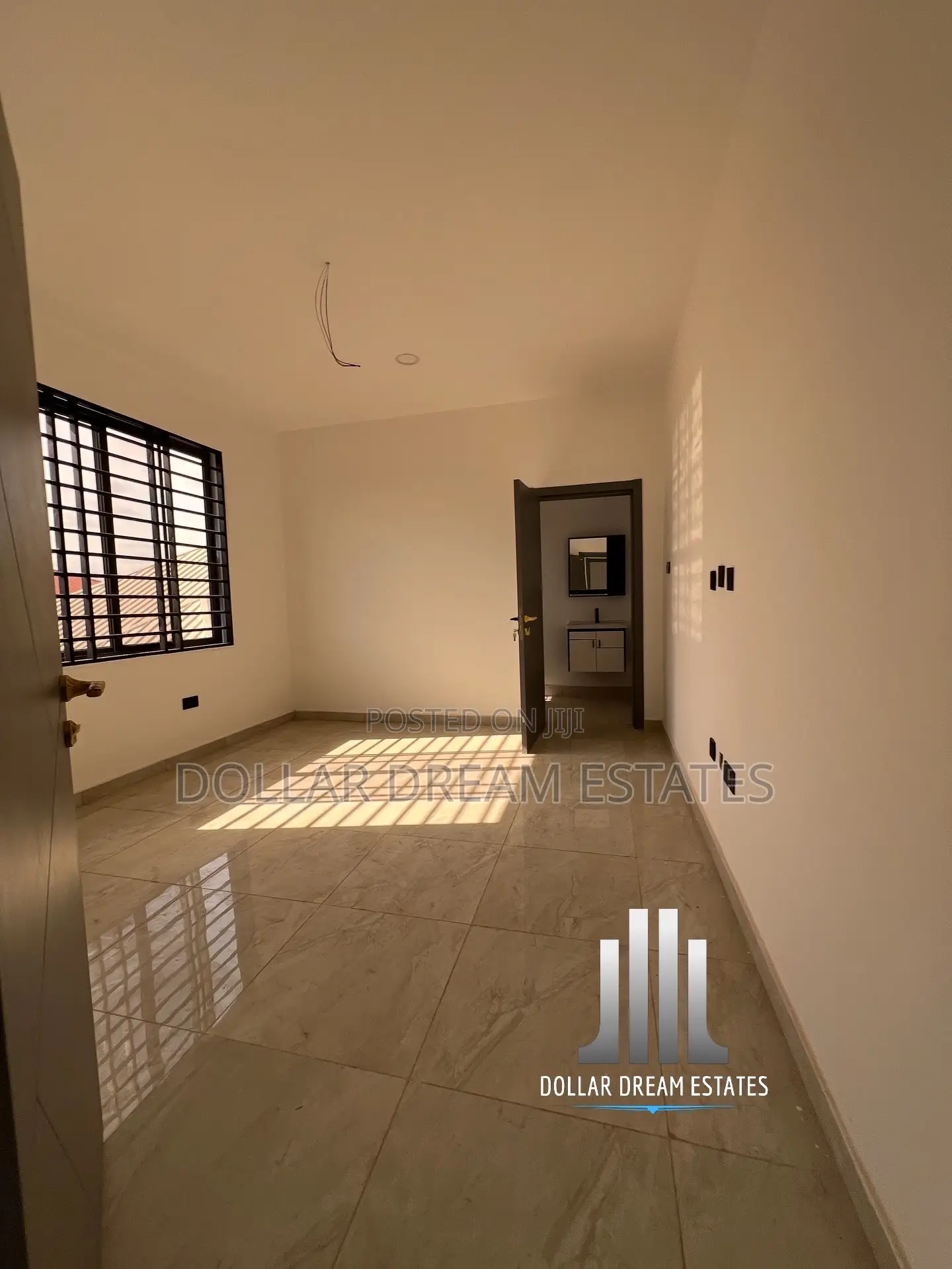 3bdrm House in Adjiriganor for sale