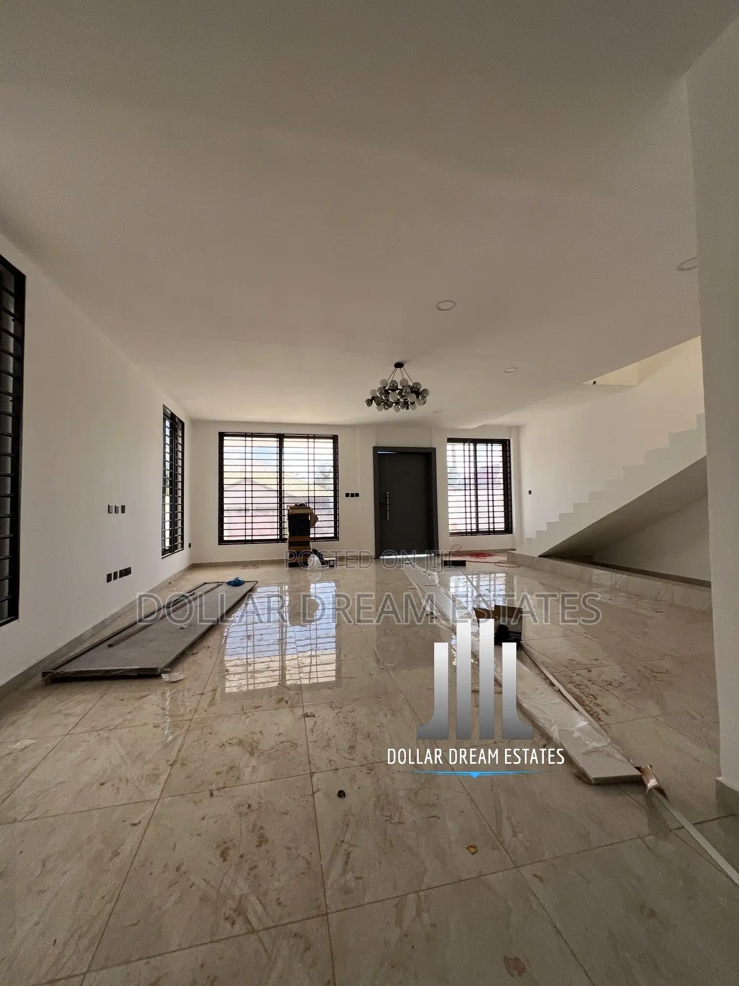 3bdrm House in Adjiriganor for sale