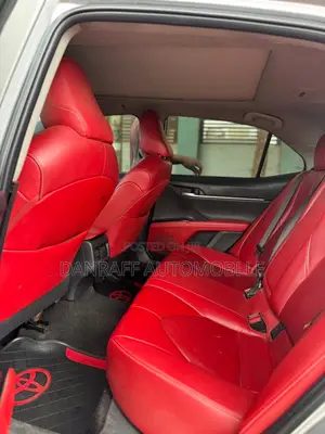 Toyota Camry XSE (2.5L 4cyl 8A) 2019 Silver