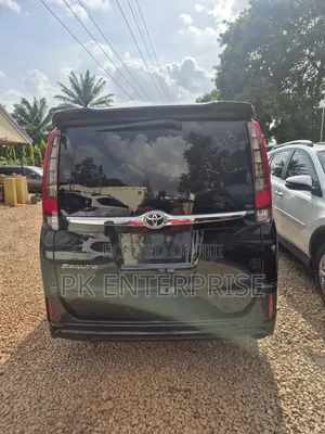 Toyota Esquire 2016 Black