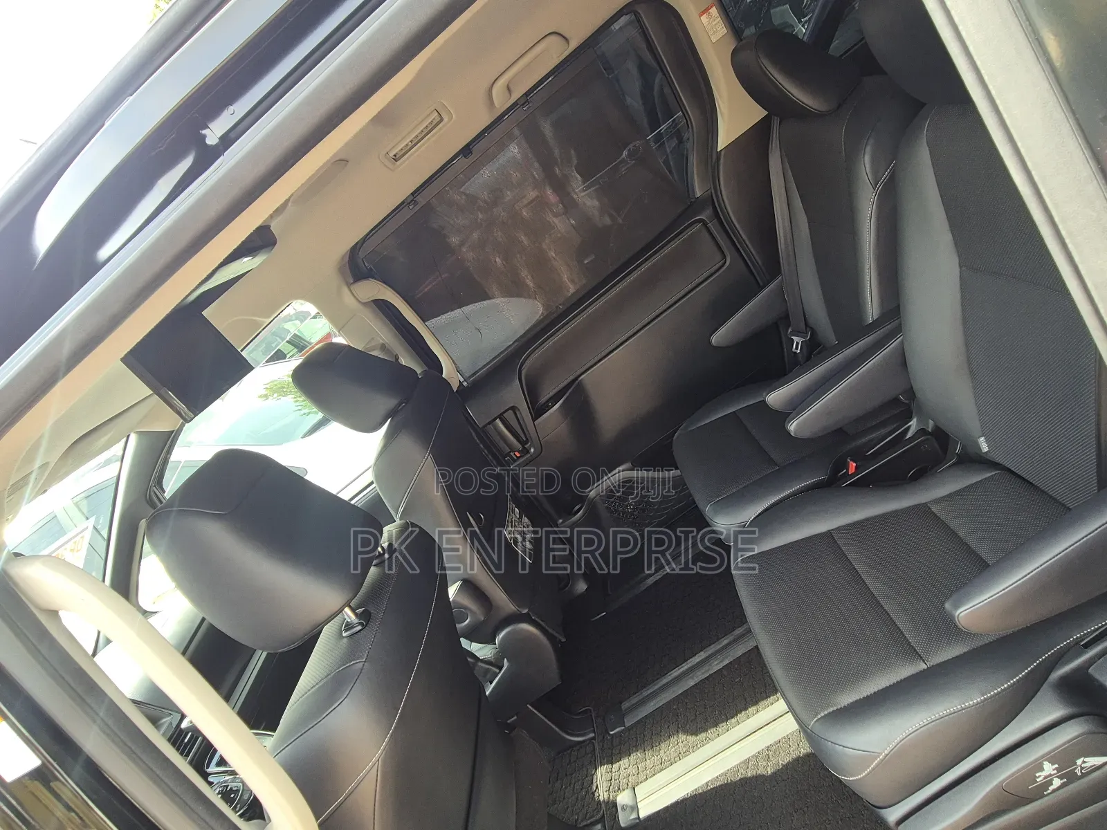 Toyota Esquire 2016 Black
