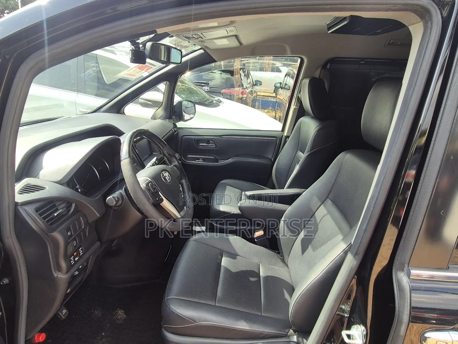 Toyota Esquire 2016 Black