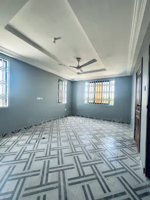 3bdrm Apartment in West Hills Mall Area for rent