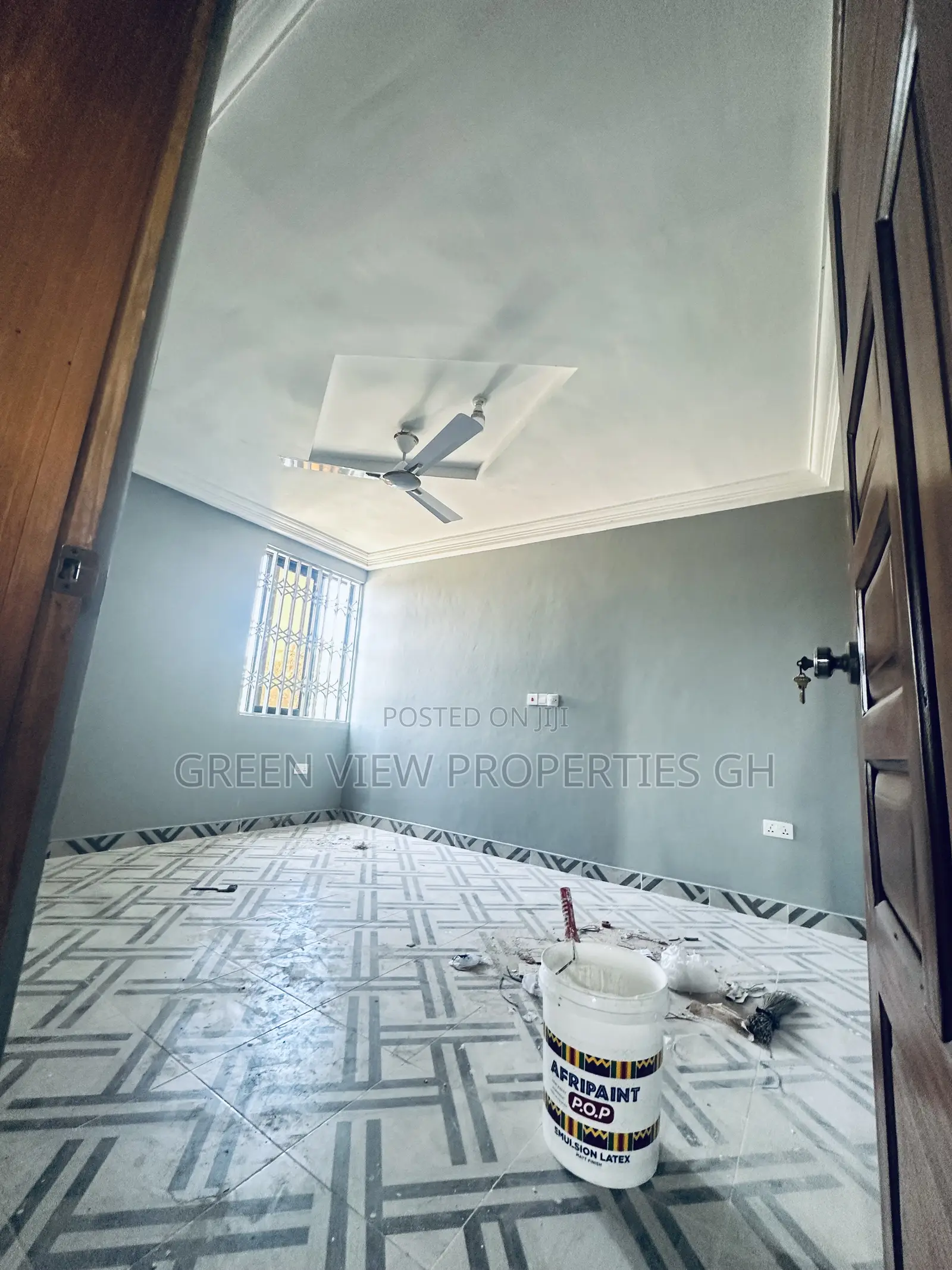 3bdrm Apartment in West Hills Mall Area for rent