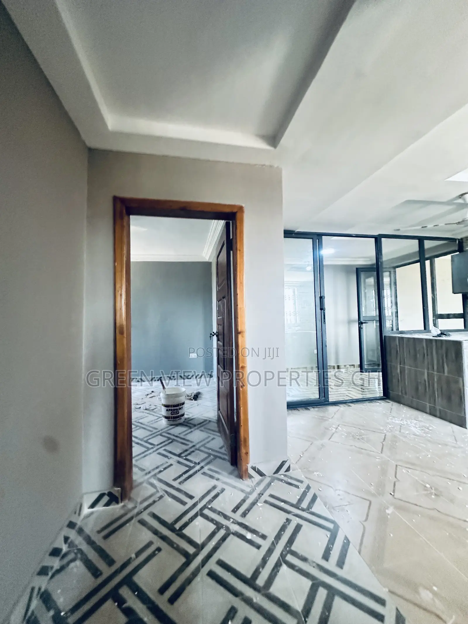 3bdrm Apartment in West Hills Mall Area for rent