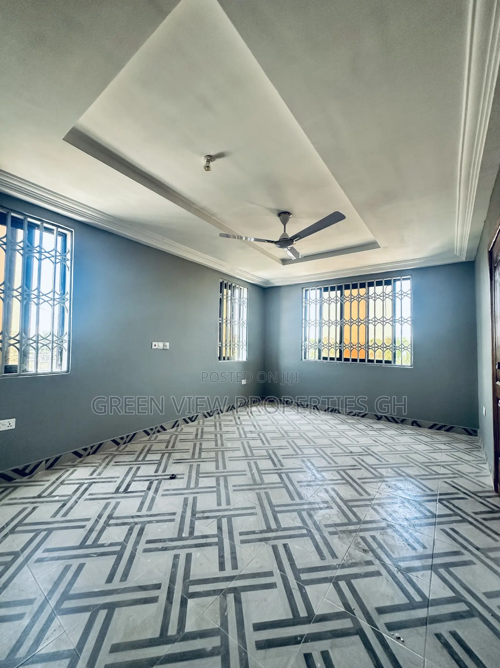 3bdrm Apartment in West Hills Mall Area for rent