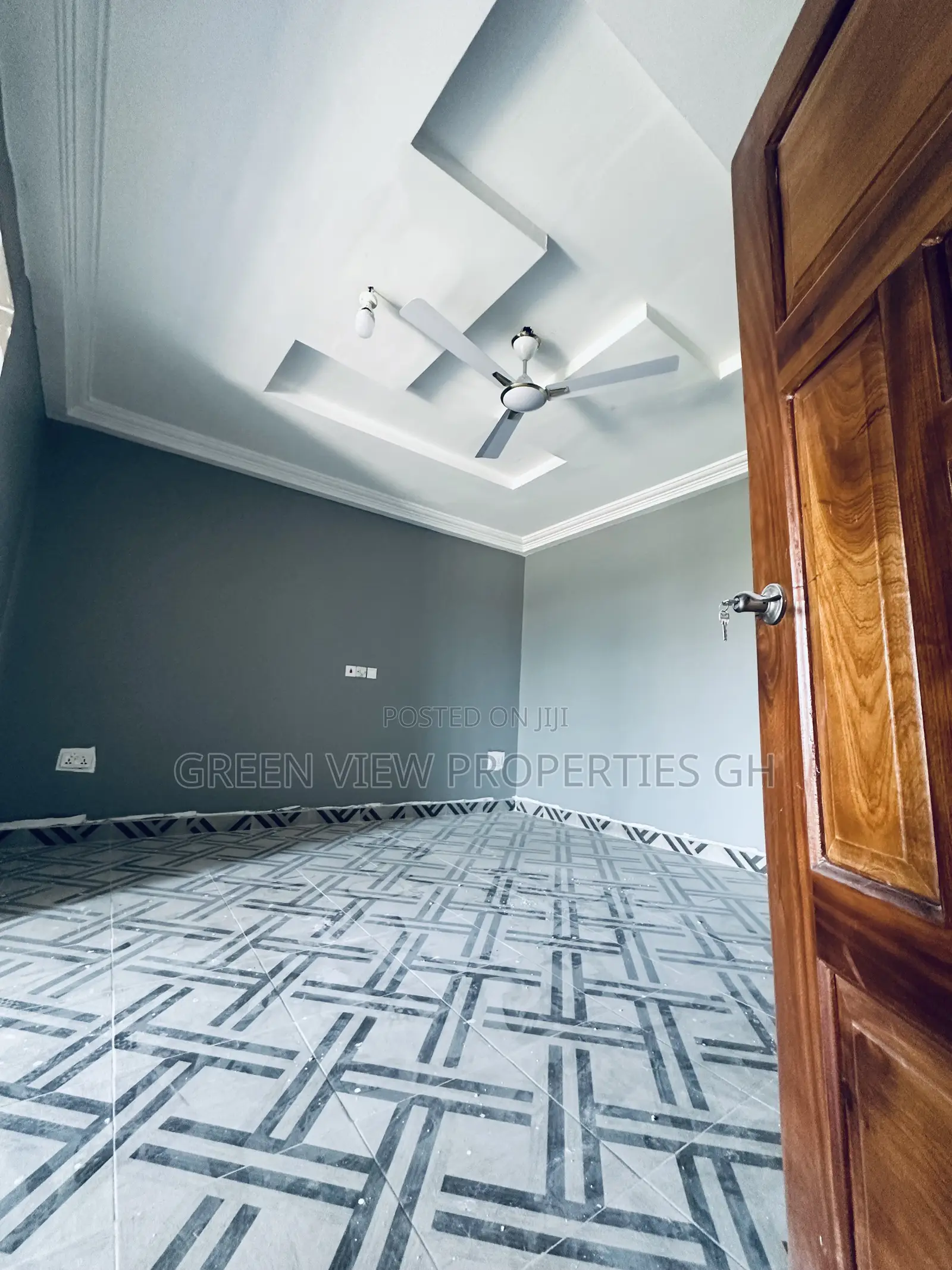 3bdrm Apartment in West Hills Mall Area for rent