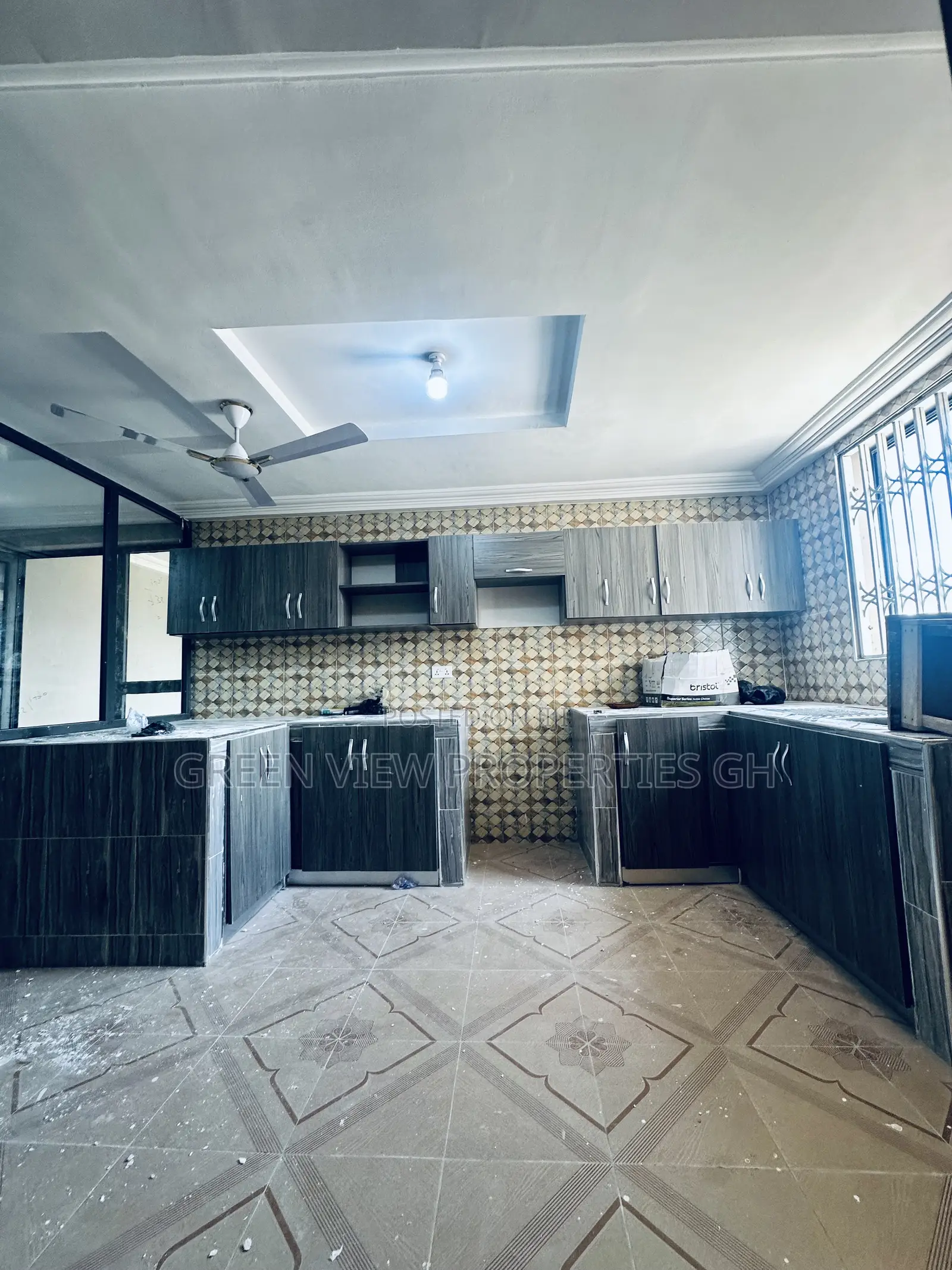 3bdrm Apartment in West Hills Mall Area for rent