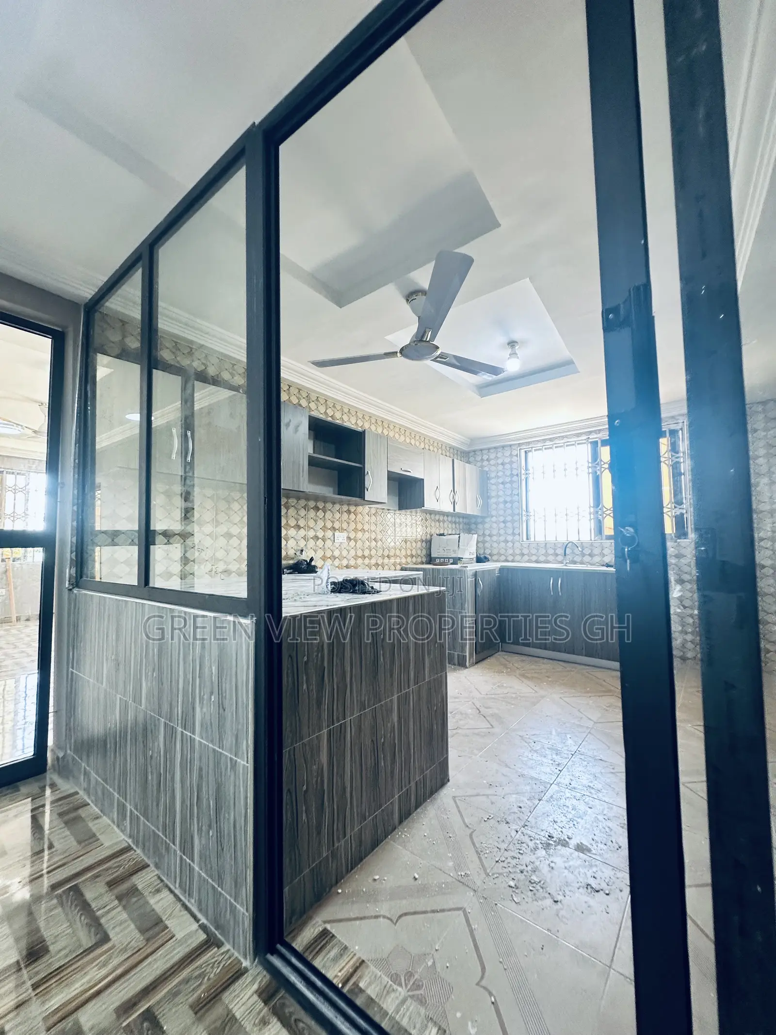 3bdrm Apartment in West Hills Mall Area for rent