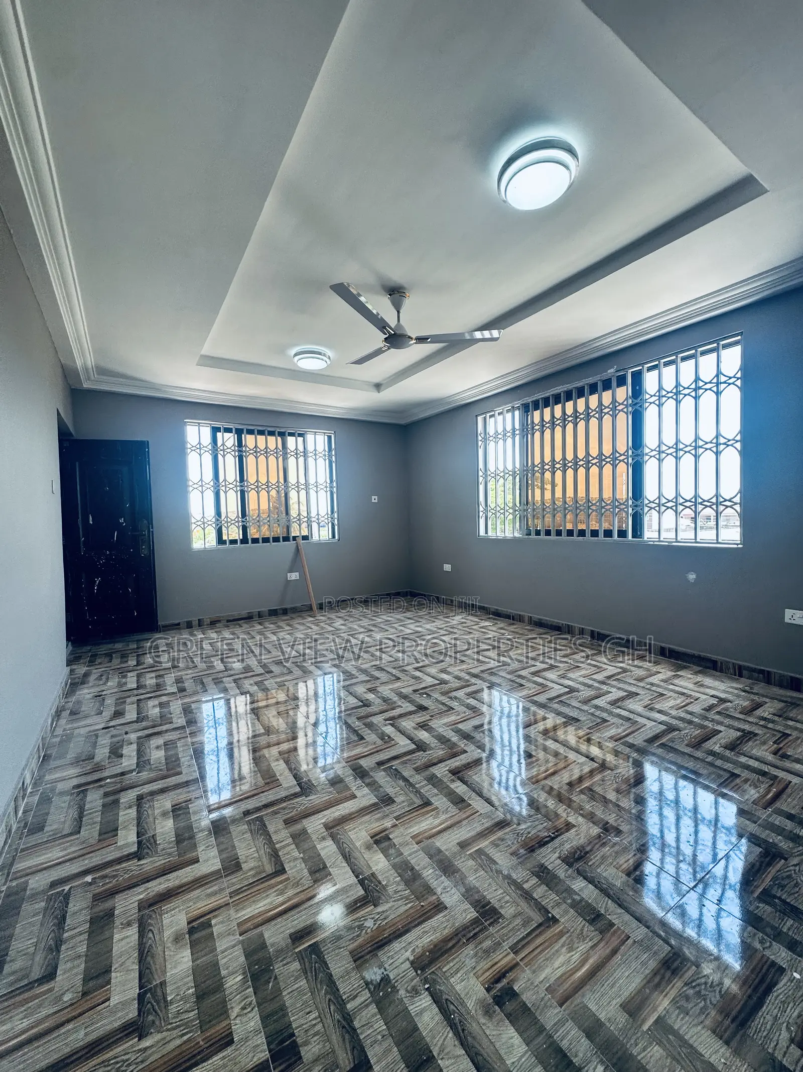 3bdrm Apartment in West Hills Mall Area for rent