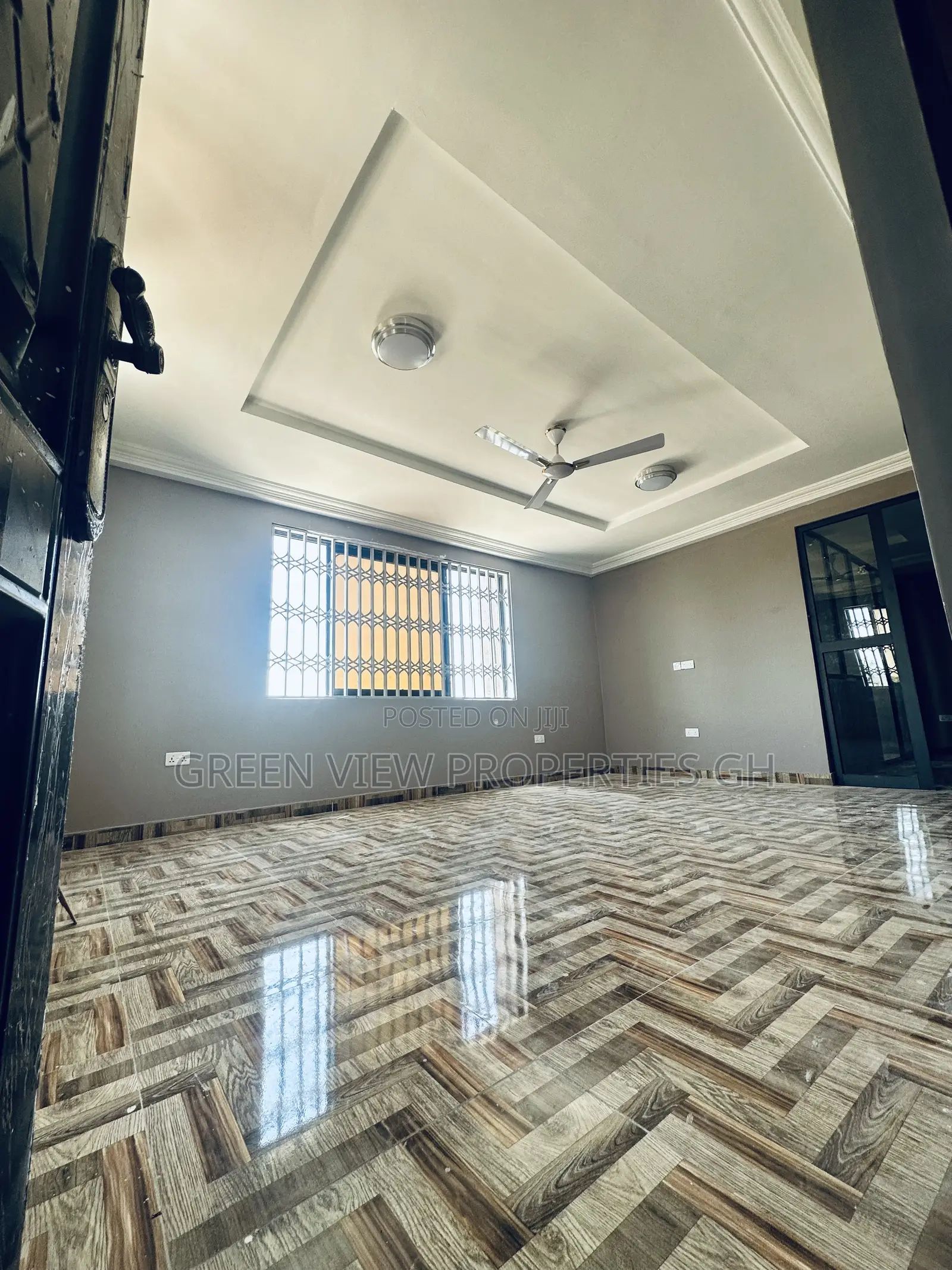 3bdrm Apartment in West Hills Mall Area for rent