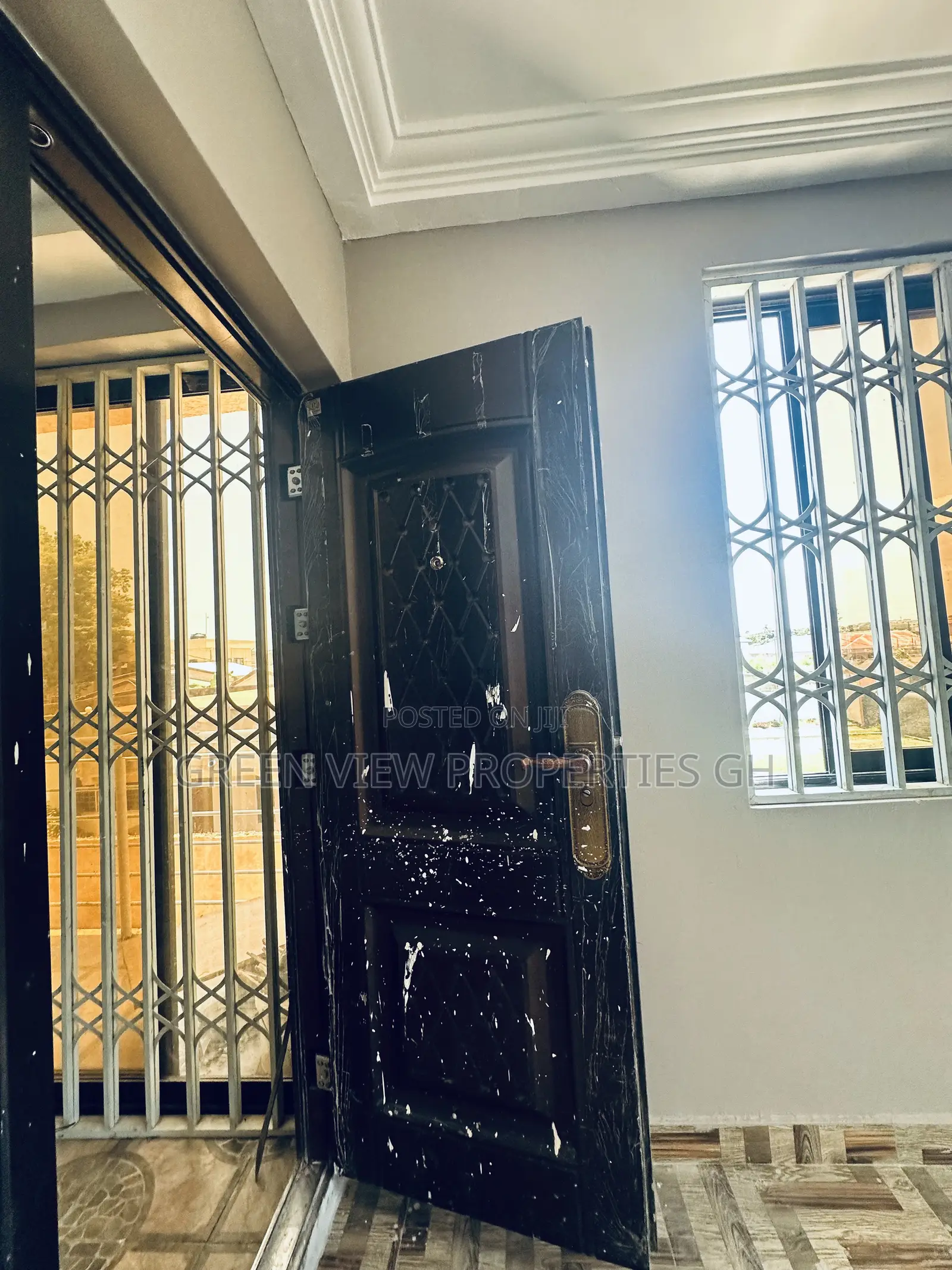 3bdrm Apartment in West Hills Mall Area for rent