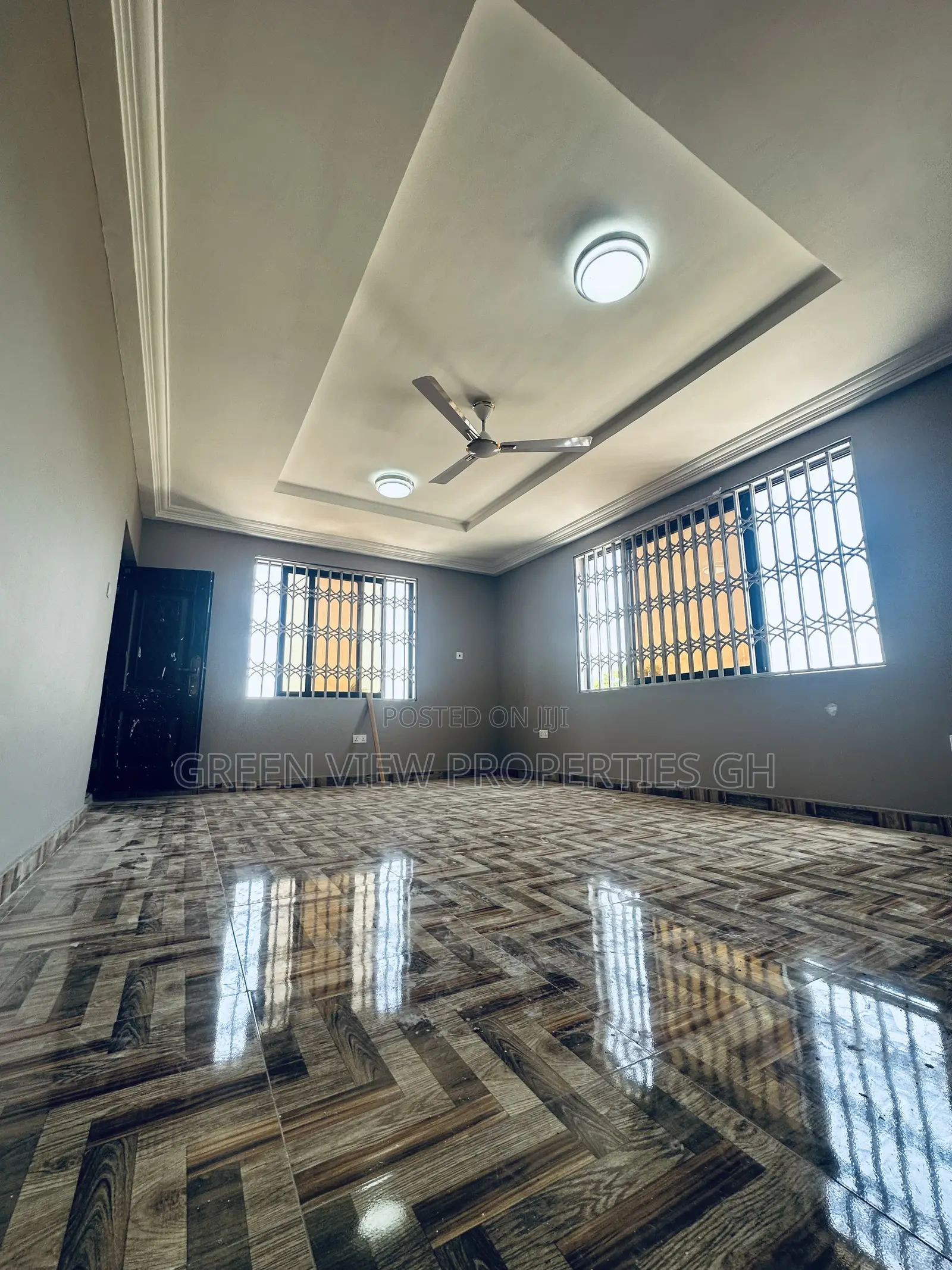 3bdrm Apartment in West Hills Mall Area for rent